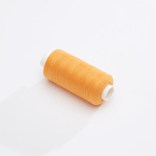 Bobine de fil jaune safran - 500m - Fabrication française - Oeko-Tex - tissuspapi