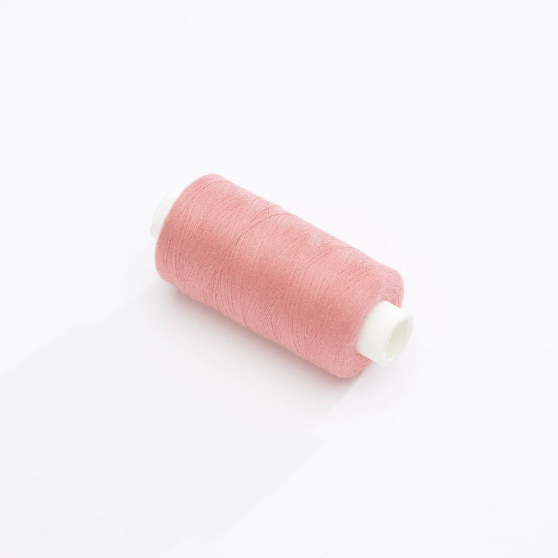 Bobine de fil rose pâle - 500m - Fabrication française - Oeko - Tex - TissusPapi.com