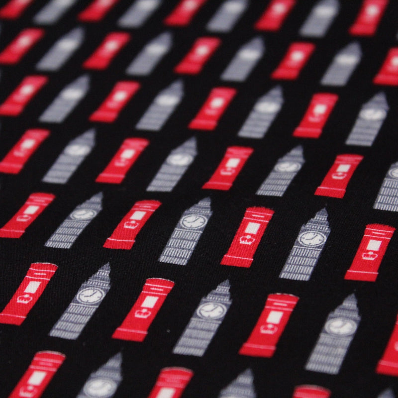 Tissu popeline de coton LONDON aux boîtes aux lettres mailbox rouges & Big Ben, fond noir - TissusPapi.com