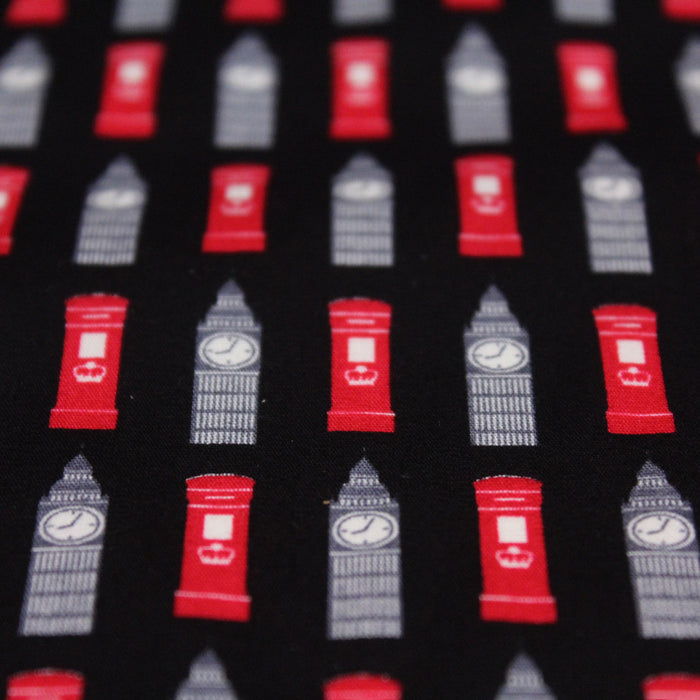 Tissu popeline de coton LONDON aux boîtes aux lettres mailbox rouges & Big Ben, fond noir