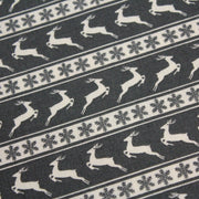 Tissu de coton de Noël scandinave aux rennes & étoiles de neiges écrus, fond gris - TissusPapi.com