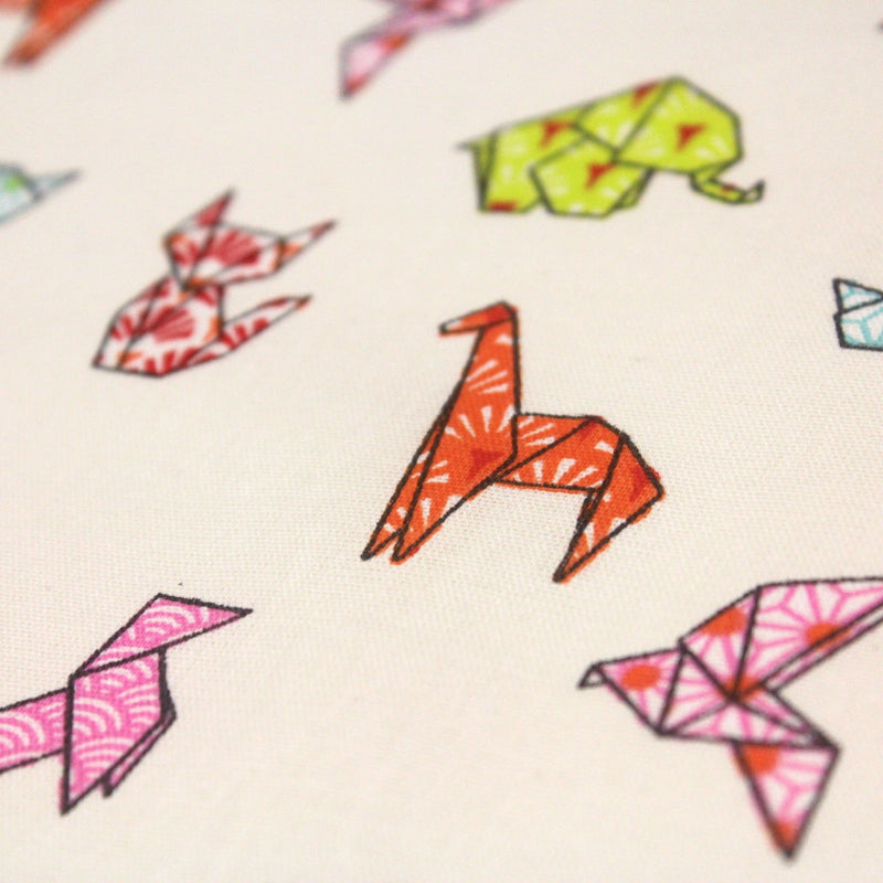 Tissu cotonnade motif japonais ORIGAMI de papier multicolore, fond écru - OEKO - TEX - TissusPapi.com