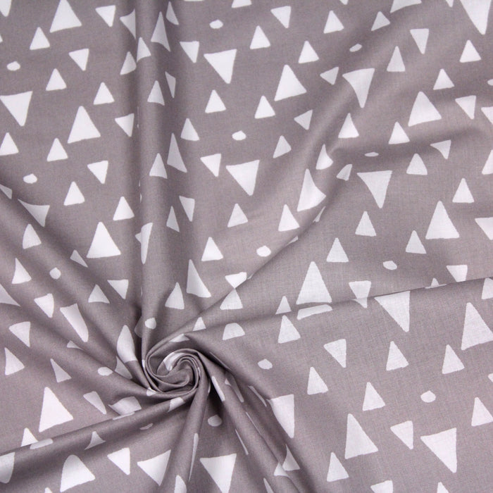 Tissu de coton TRIKAMPIS aux triangles blancs, fond gris - OEKO-TEX®