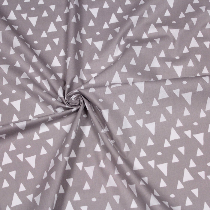 Tissu de coton TRIKAMPIS aux triangles blancs, fond gris - OEKO-TEX®