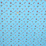 Tissu popeline de coton de Noël aux pingouins de Noël, fond bleu ciel - TissusPapi.com