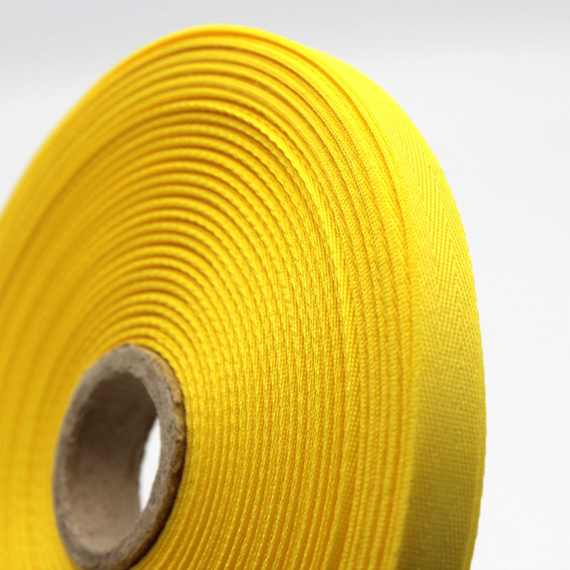 Ruban de sergé jaune 10mm - Galette de 50 mètres - Fabrication française - TissusPapi.com
