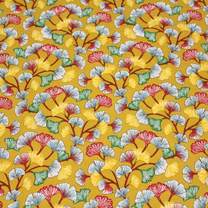 Tissu de coton motif traditionnel japonais aux feuilles de ginkgo multicolores sur fond jaune moutarde - Oeko-Tex