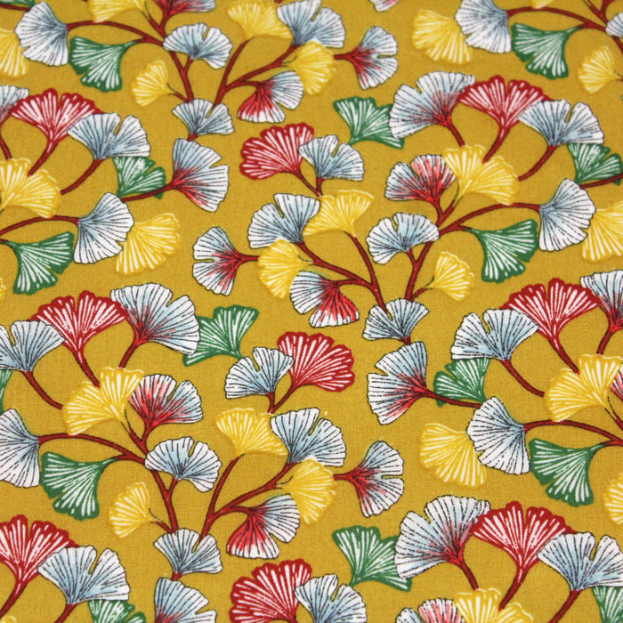 Tissu de coton motif traditionnel japonais aux feuilles de ginkgo multicolores sur fond jaune moutarde - Oeko-Tex - tissuspapi