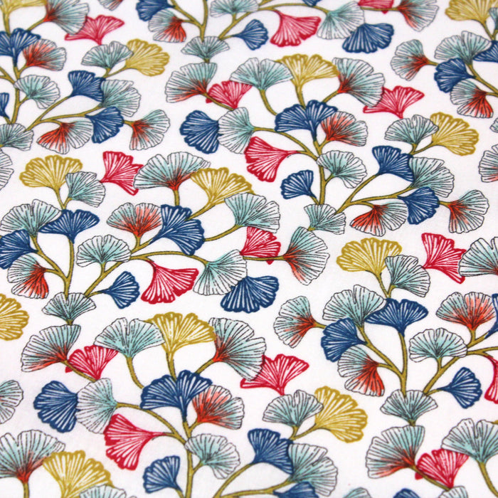 Tissu de coton motif traditionnel japonais aux feuilles de ginkgo multicolores sur fond blanc - Oeko-Tex