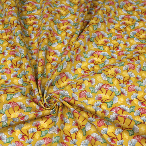 Tissu de coton motif traditionnel japonais aux feuilles de ginkgo multicolores sur fond jaune moutarde - Oeko-Tex