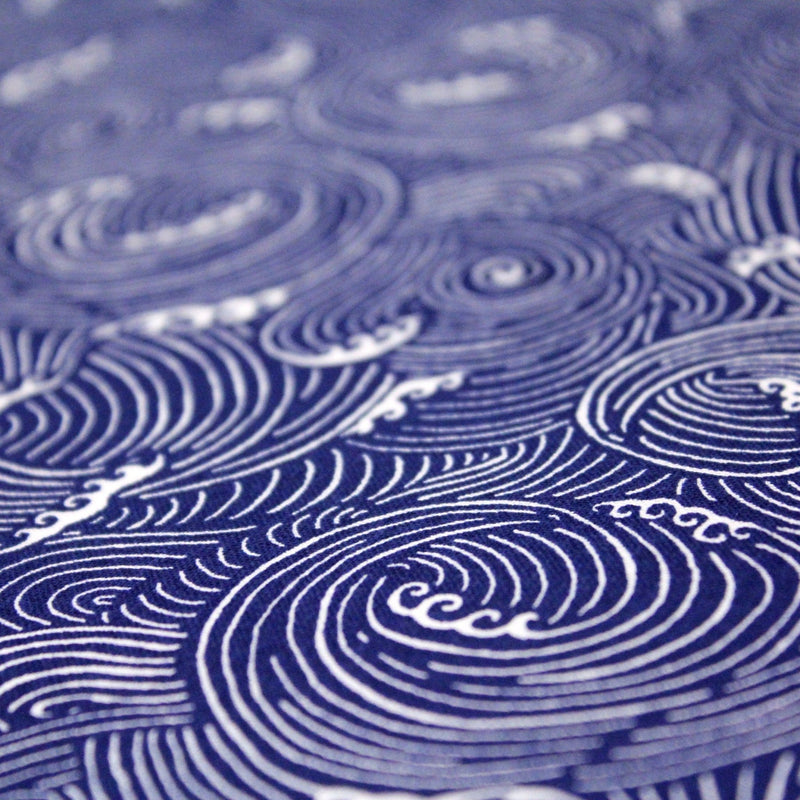 Tissu cotonnade vagues japonaises NAMI bleu roi et blanches, façon Kanagawa par Hokusai - OEKO - TEX STANDARD 100 - TissusPapi.com
