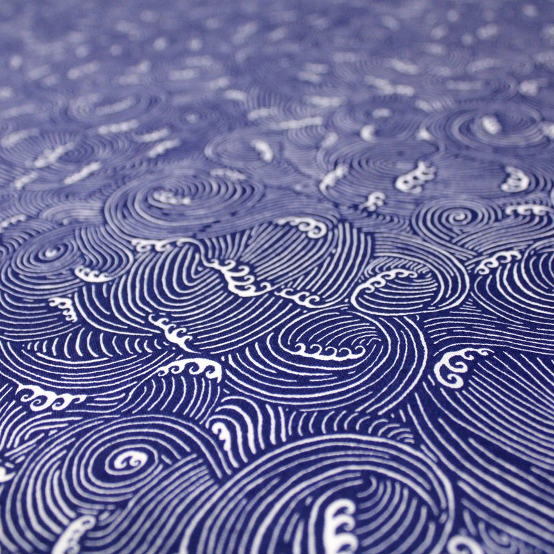Tissu cotonnade vagues japonaises NAMI bleu roi et blanches, façon Kanagawa par Hokusai - OEKO - TEX STANDARD 100 - TissusPapi.com