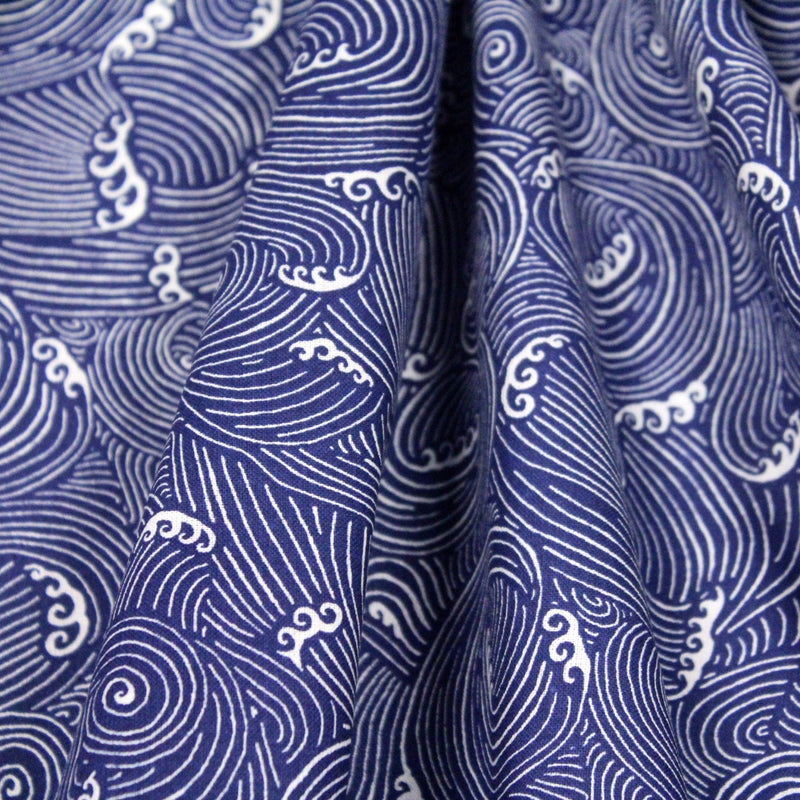 Tissu cotonnade vagues japonaises NAMI bleu roi et blanches, façon Kanagawa par Hokusai - OEKO - TEX STANDARD 100 - TissusPapi.com