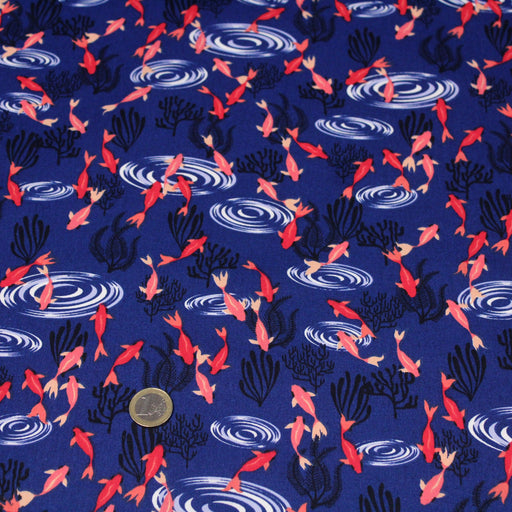 Tissu de coton bleu roi aux carpes koï japonaises - Oeko-Tex