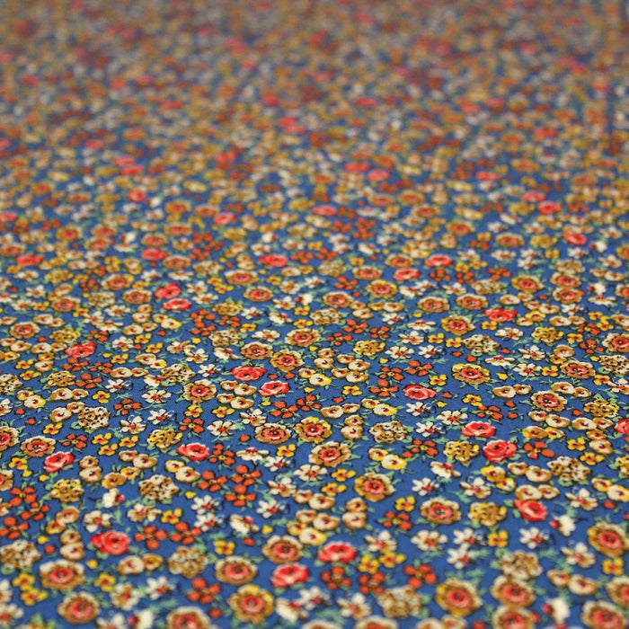 Tissu popeline de viscose bleue aux petites fleurs multicolores - Fabrication française - Oeko-Tex