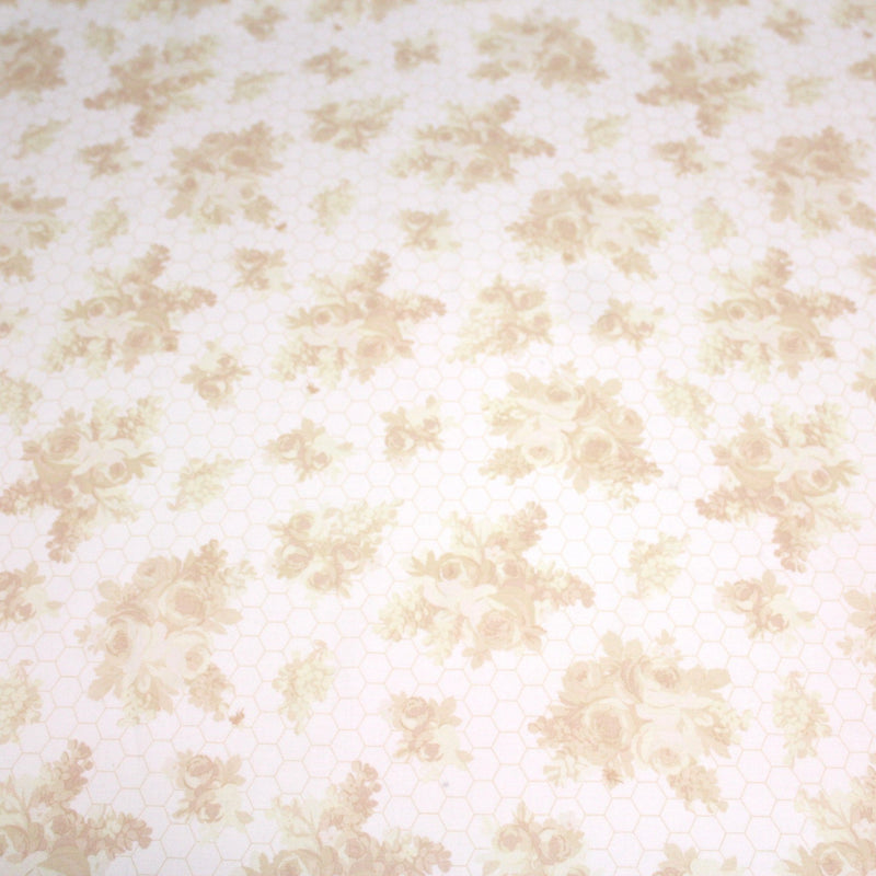 Tissu popeline coton WIMBLEDON, fond nid d'abeille & fleurs jaune pâle, motif britannique - TissusPapi.com