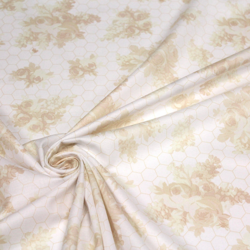 Tissu popeline coton WIMBLEDON, fond nid d'abeille & fleurs jaune pâle, motif britannique - TissusPapi.com