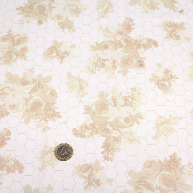 Tissu popeline coton WIMBLEDON, fond nid d'abeille & fleurs jaune pâle, motif britannique - TissusPapi.com