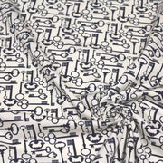 Tissu popeline de coton aux clefs vintage bleu marine, fond écru - TissusPapi.com