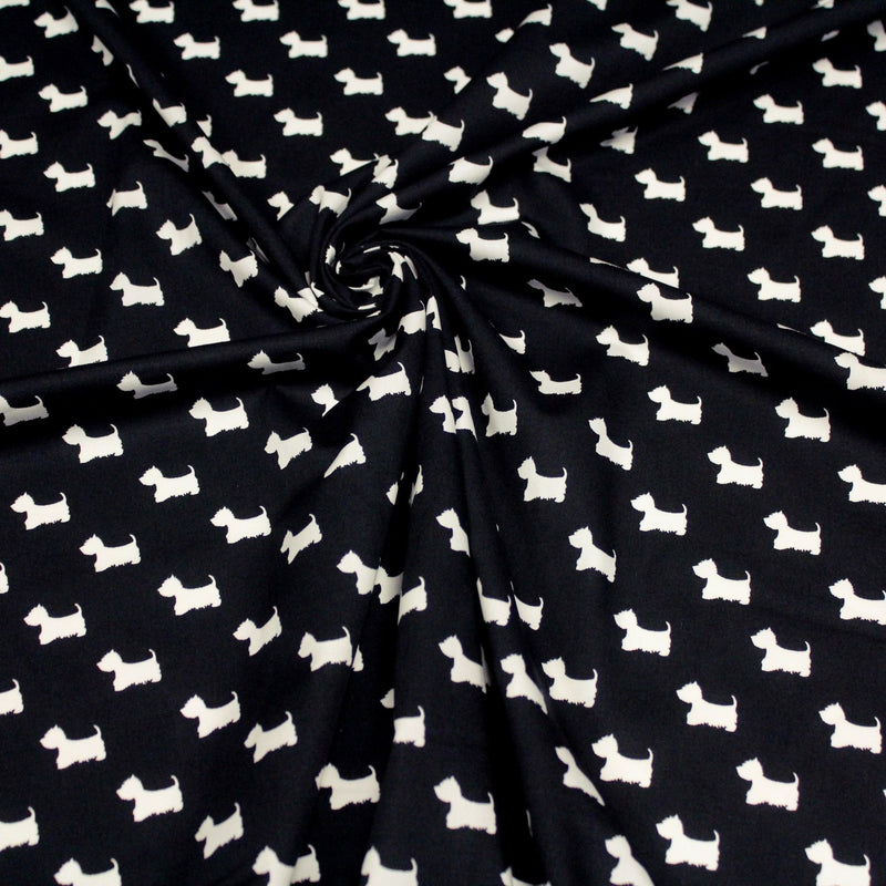 Tissu popeline de coton aux petits chiens blancs, fond noir - TissusPapi.com