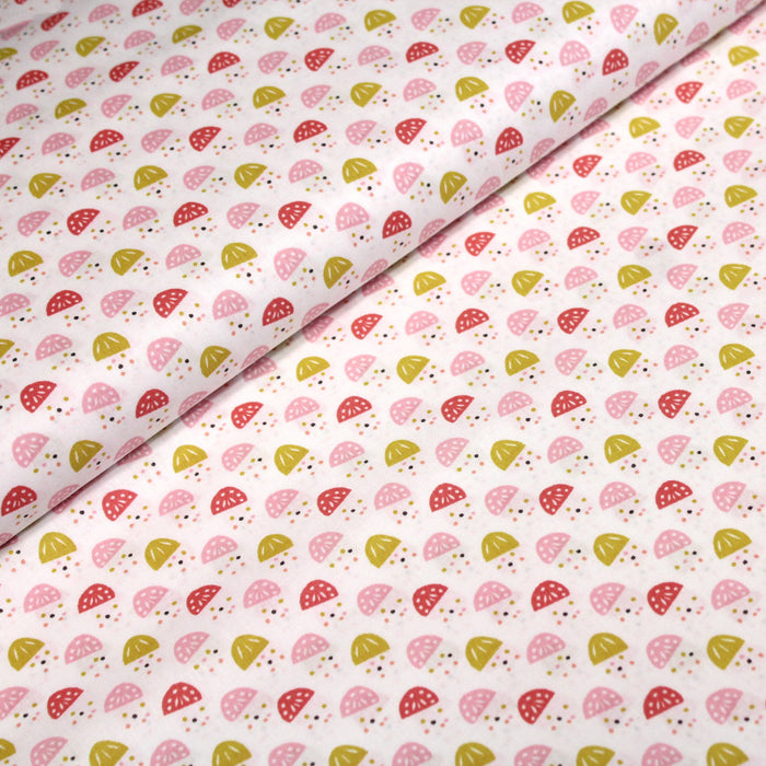Tissu de coton aux demi-cercles et petits pois roses, jaunes & corail, fond blanc - OEKO-TEX® - tissuspapi