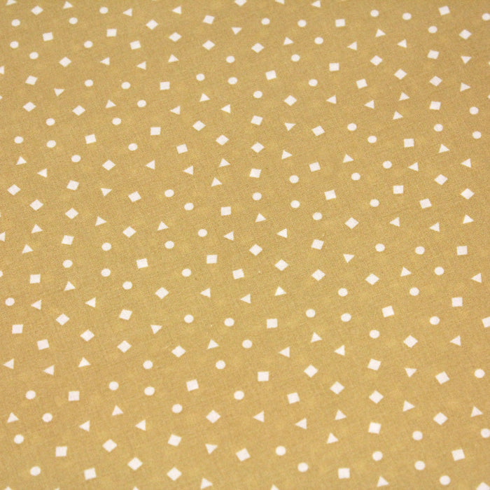 Tissu de coton aux petites formes géométriques carrés, ronds & triangles blancs, fond jaune moutarde - OEKO-TEX® - tissuspapi