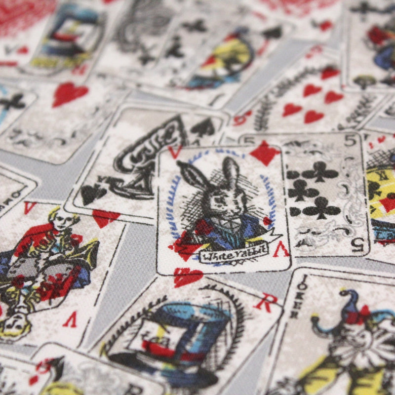 Tissu de coton ALICE au lapin blanc & au jeu de cartes, fond gris clair - Oeko - Tex - TissusPapi.com