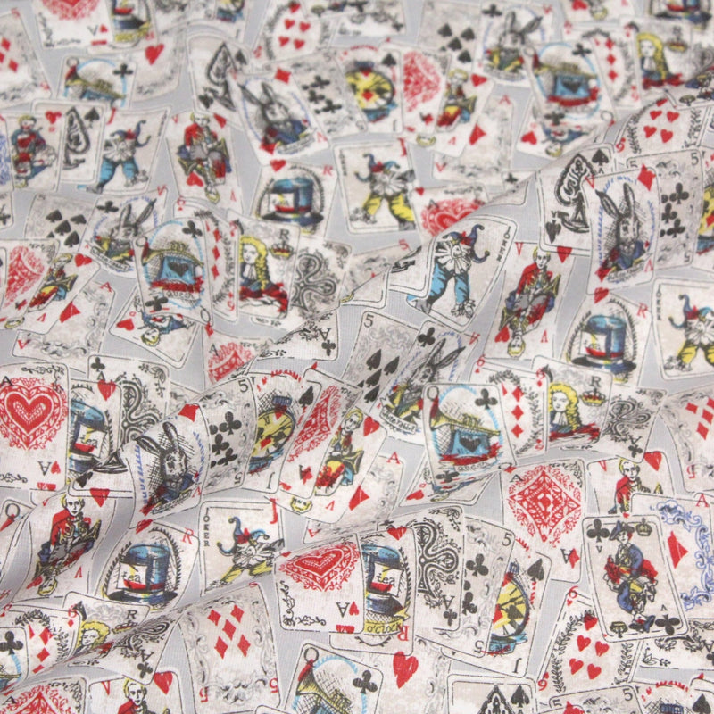 Tissu de coton ALICE au lapin blanc & au jeu de cartes, fond gris clair - Oeko - Tex - TissusPapi.com