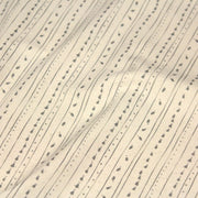 Tissu de coton de Noël scandinave aux décorations de Noël grises, fond écru - TissusPapi.com