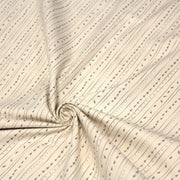 Tissu de coton de Noël scandinave aux décorations de Noël grises, fond écru - TissusPapi.com