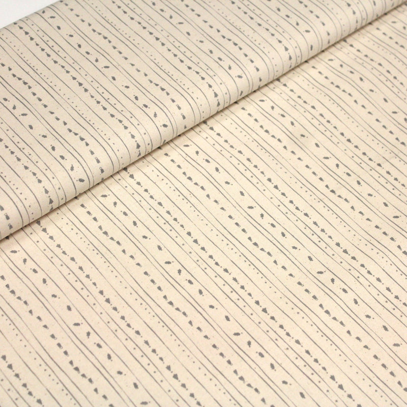 Tissu de coton de Noël scandinave aux décorations de Noël grises, fond écru - TissusPapi.com