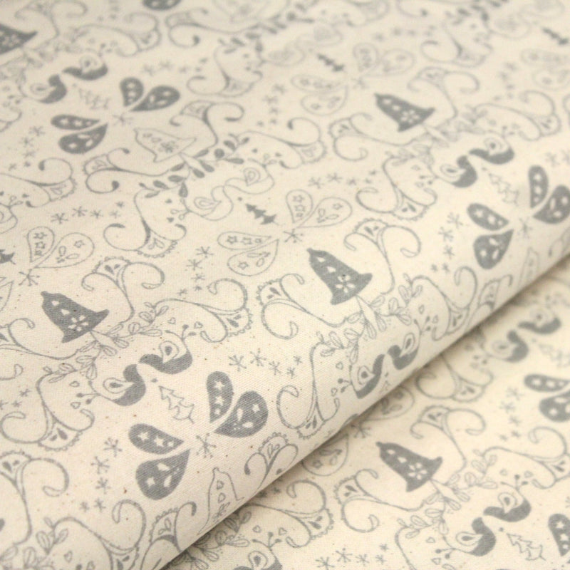 Tissu de coton de Noël scandinave aux cloches & arabesques grises, fond écru - TissusPapi.com