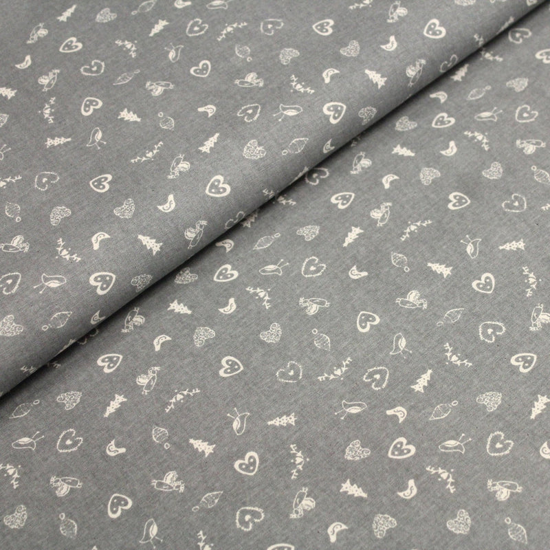 Tissu de coton de Noël scandinave aux petits objets de Noël écrus, fond gris - TissusPapi.com