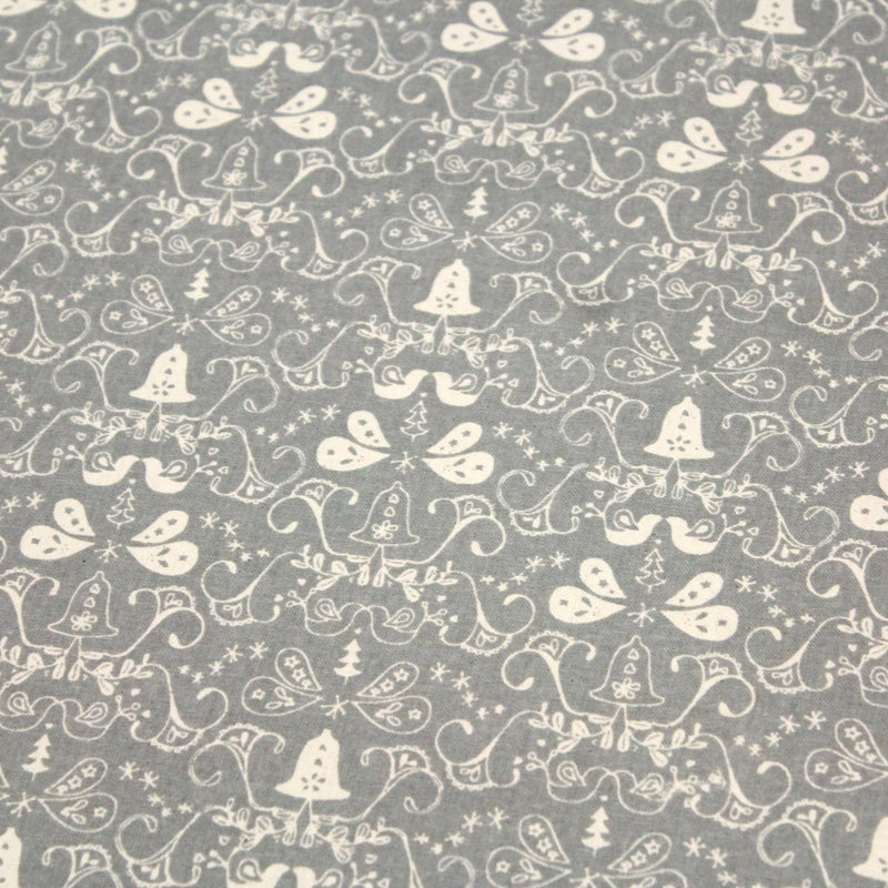 Tissu de coton de Noël scandinave aux cloches & arabesques écrues, fond gris - TissusPapi.com