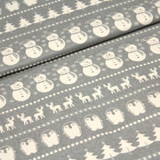 Tissu de coton de Noël scandinave aux bonshommes de neige, rennes, pingouins, sapins de Noël écrus, fond gris - TissusPapi.com