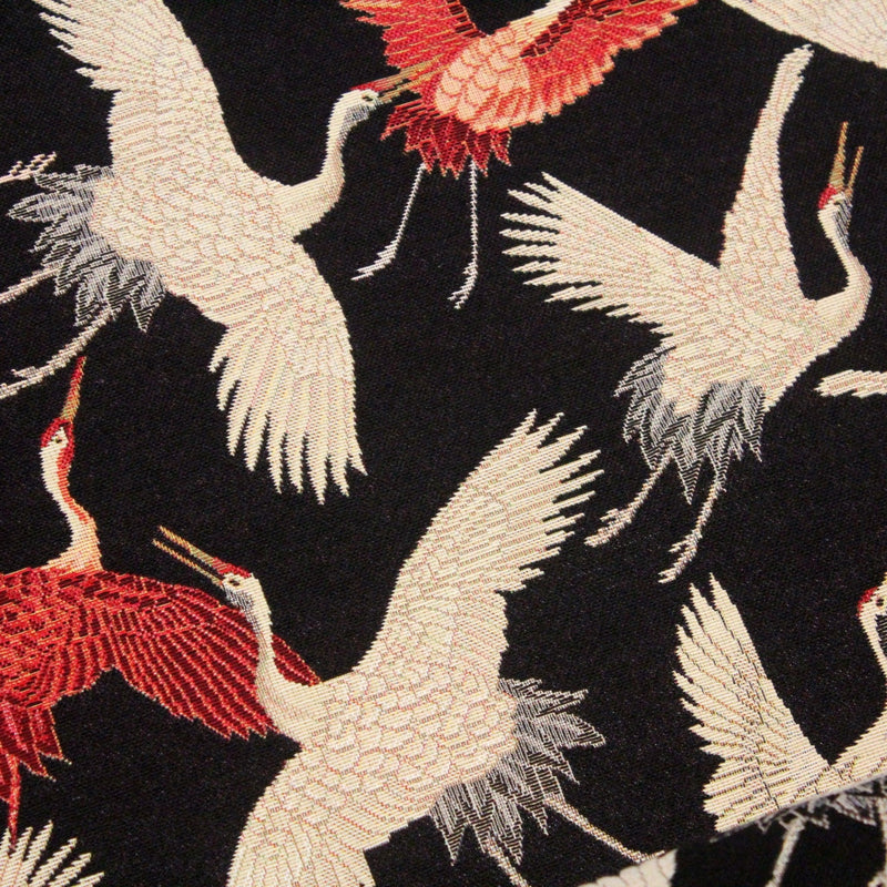 Tissu jacquard motif traditionnel japonais des grues tsuru écrues & rouges, fond noir - Oeko - Tex - TissusPapi.com