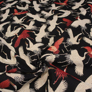 Tissu jacquard motif traditionnel japonais des grues tsuru écrues & rouges, fond noir - Oeko - Tex - TissusPapi.com