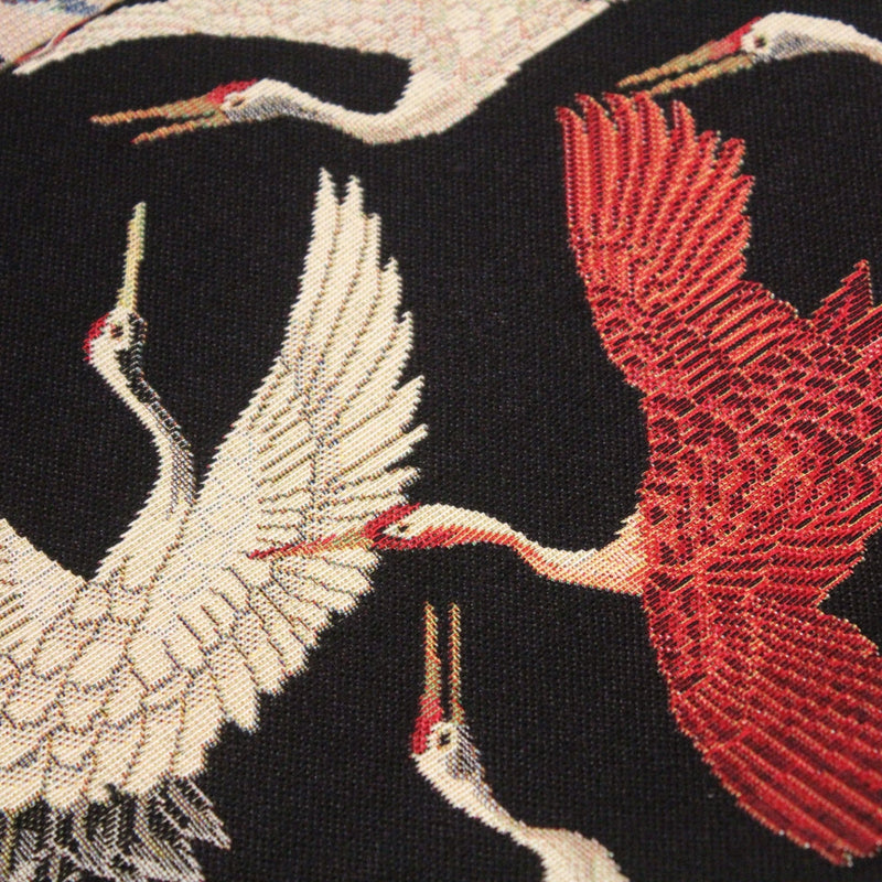 Tissu jacquard motif traditionnel japonais des grues tsuru écrues & rouges, fond noir - Oeko - Tex - TissusPapi.com