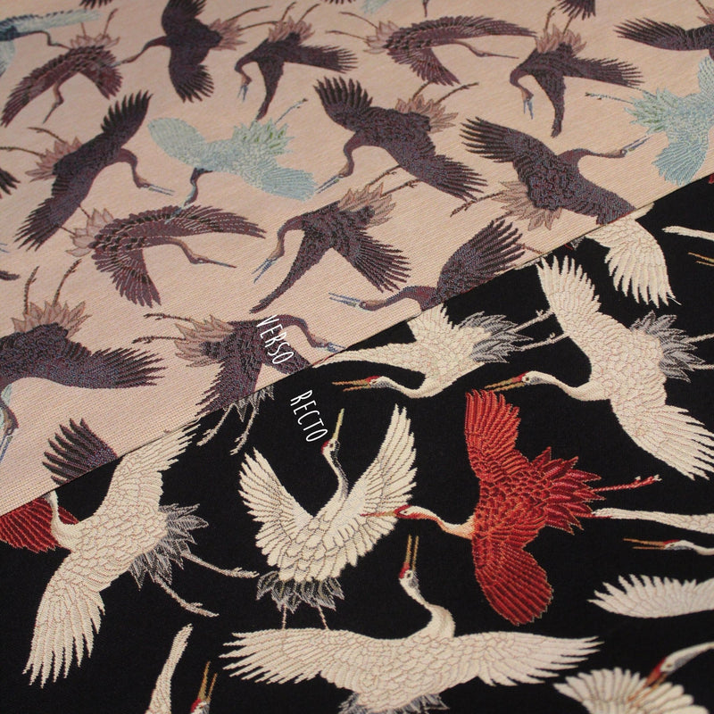 Tissu jacquard motif traditionnel japonais des grues tsuru écrues & rouges, fond noir - Oeko - Tex - TissusPapi.com