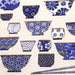 Tissu de coton aux bols de ramen & motifs traditionnels japonais bleus, fond écru - Oeko-Tex - tissuspapi