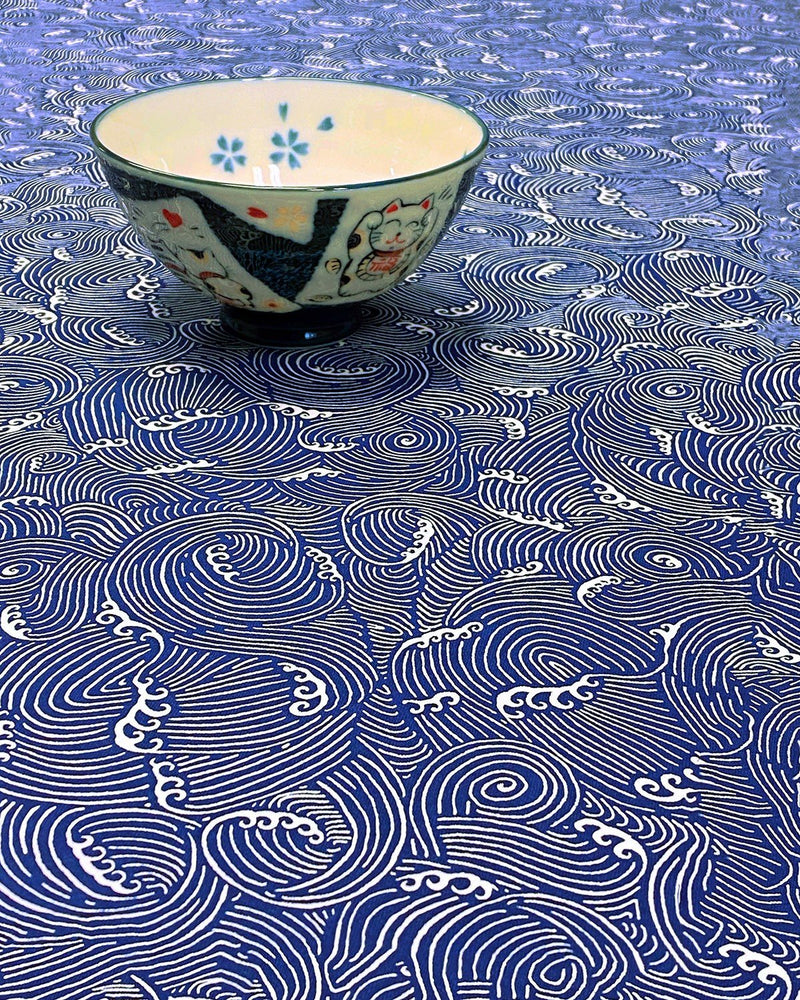 Tissu cotonnade vagues japonaises NAMI bleu roi et blanches, façon Kanagawa par Hokusai - OEKO - TEX STANDARD 100 - TissusPapi.com