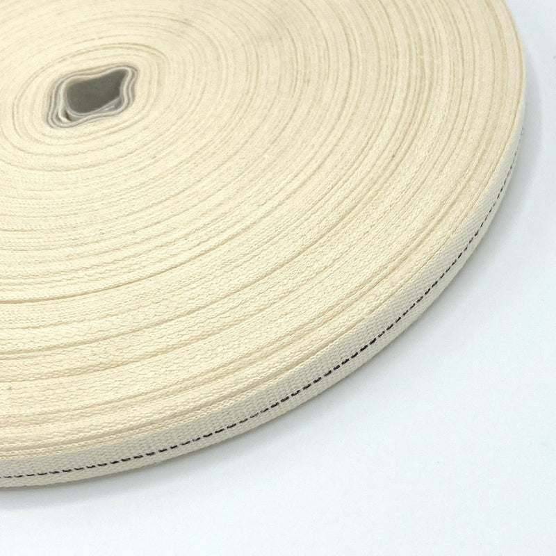 Ruban de coton écru au fin liseré bleu marine 10mm - Galette de 100 mètres - Fabrication française - TissusPapi.com