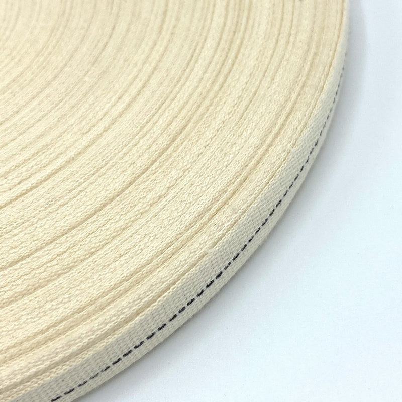 Ruban de coton écru au fin liseré bleu marine 10mm - Galette de 100 mètres - Fabrication française - TissusPapi.com