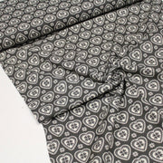 Tissu de coton de Noël scandinave aux cœurs & étoiles de neiges écrus, fond gris - TissusPapi.com