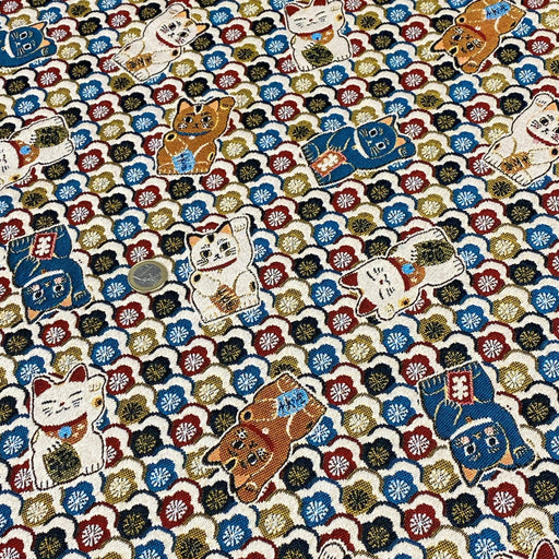 Tissu jacquard motif traditionnel japonais aux écailles & chat porte-bonheur maneki-neko - Fabriqué en France - Oeko-Tex