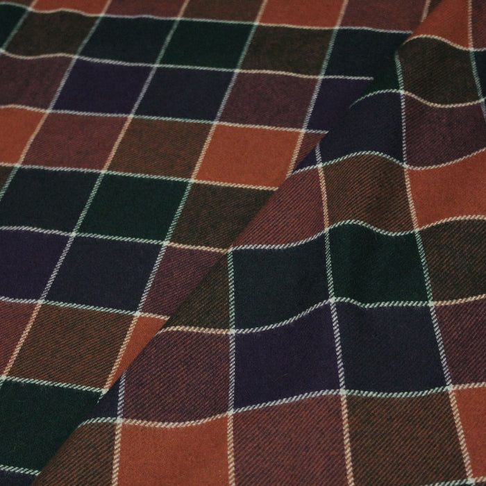 Tissu lainage à carreaux vert anglais, bleu nuit, rouille et violets , liserés écrus - Fabrication italienne - tissuspapi