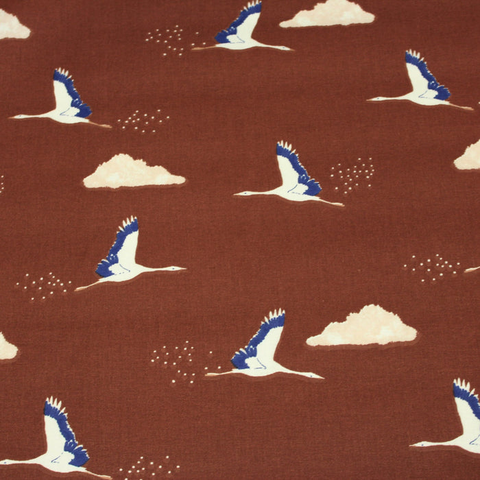 Tissu de coton motif traditionnel japonais TSURU aux grues bleues et blanches, fond brique - Oeko-Tex - tissuspapi