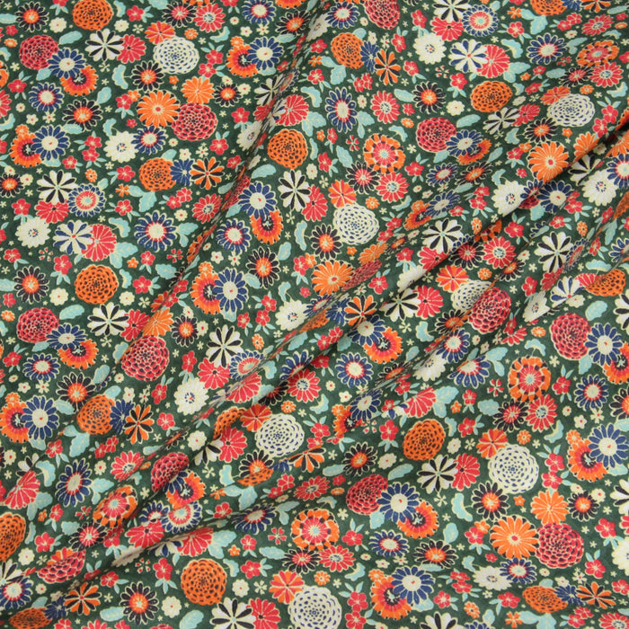 Tissu de coton japonais fleuri vert aux fleurs écrues, oranges et bordeaux - Oeko-Tex - tissuspapi