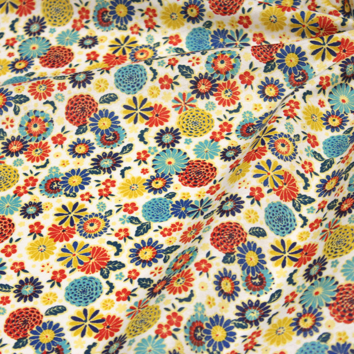 Tissu de coton japonais fleuri écru aux fleurs rouges, bleues et jaunes - Oeko-Tex - tissuspapi
