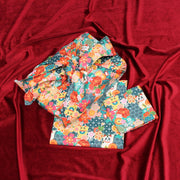 Tissu cotonnade motif traditionnel japonais au chat porte bonheur maneki - neko & fleurs - Le tissu parfait pour les furoshiki ! - TissusPapi.com